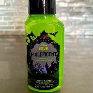 Bath & Body Works Maleficent
Gentle & Clean Foaming Hand Soap
